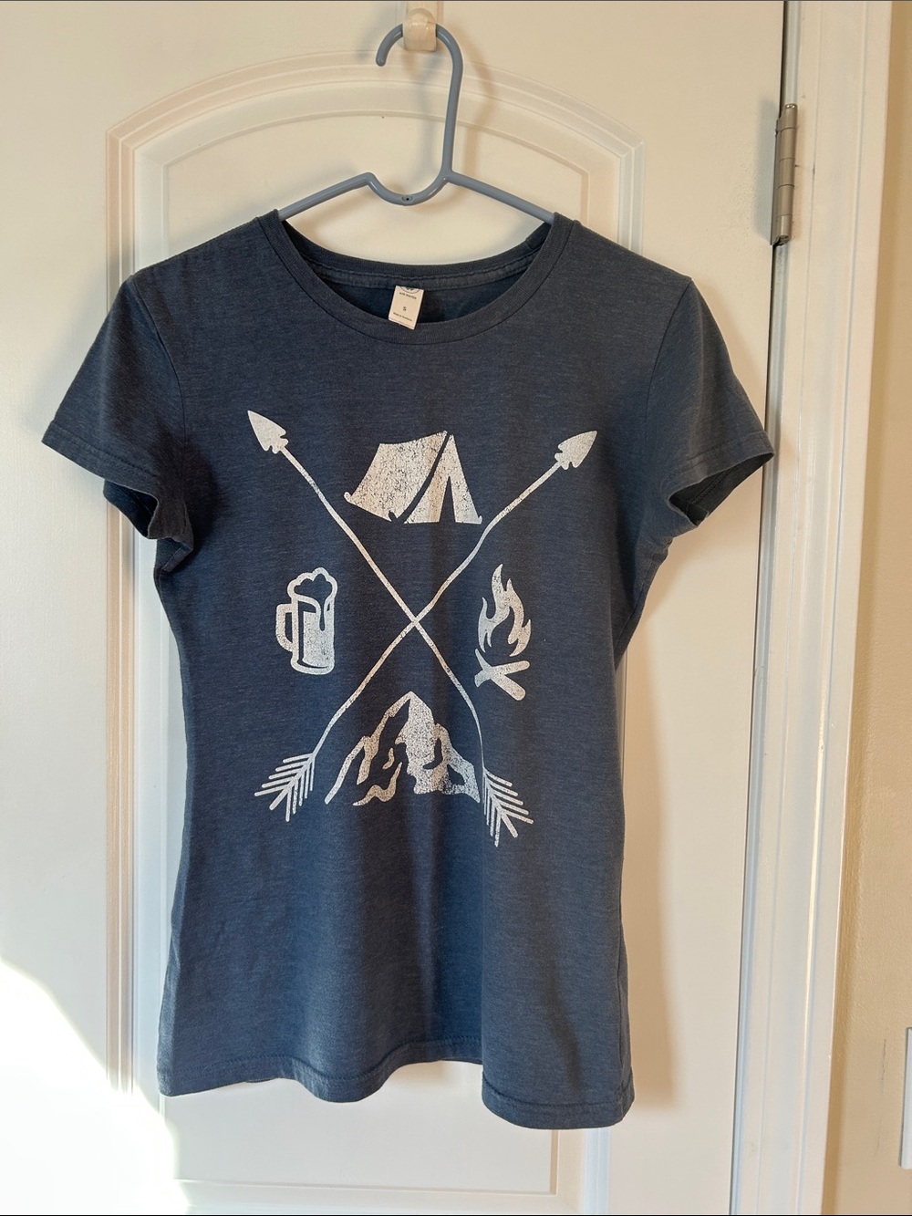 Camping tee shirt Small